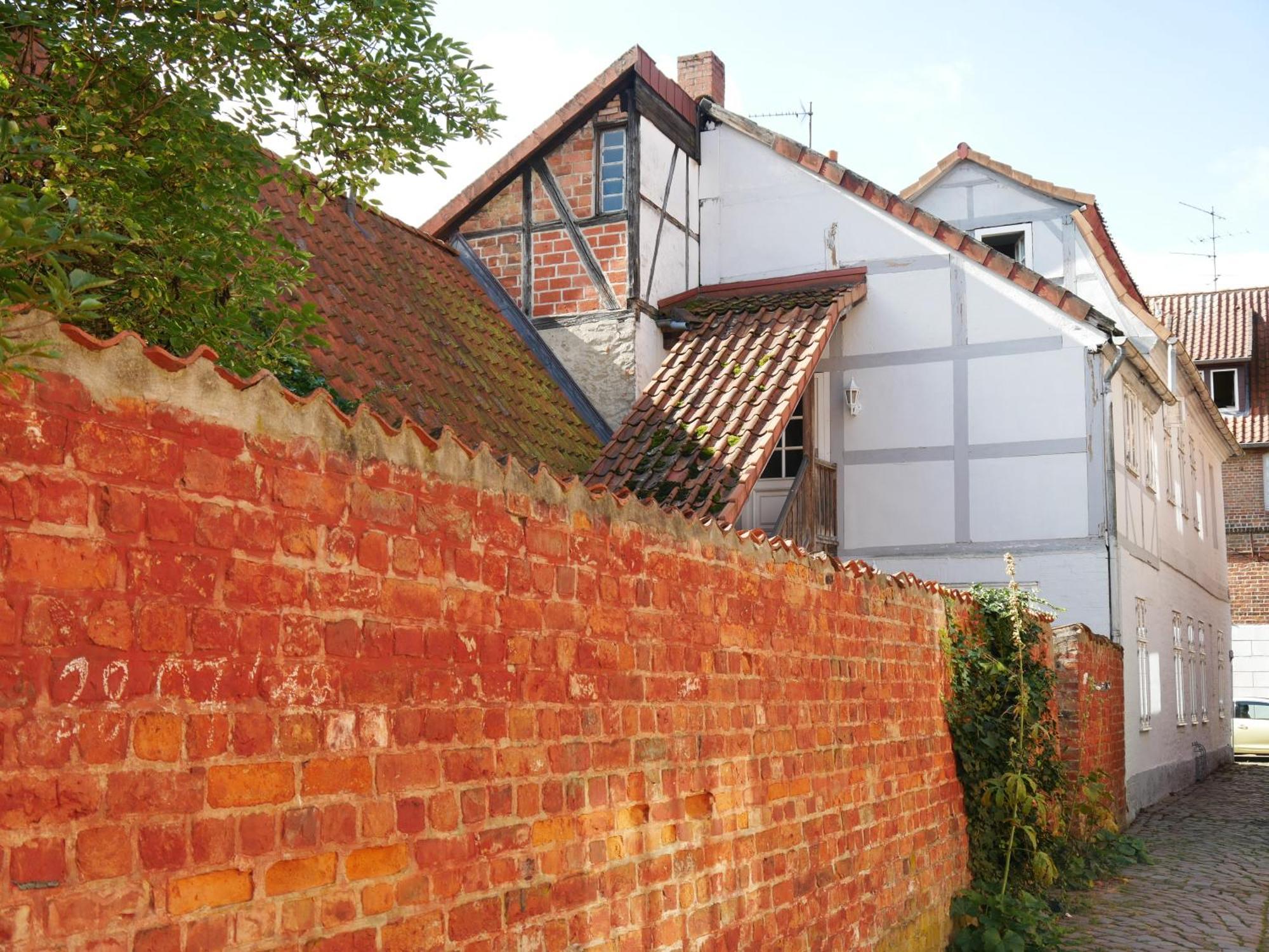 Zentrales Altstadt - Apartment In Lueneburg Mit Terrasse & Parkplatz מראה חיצוני תמונה